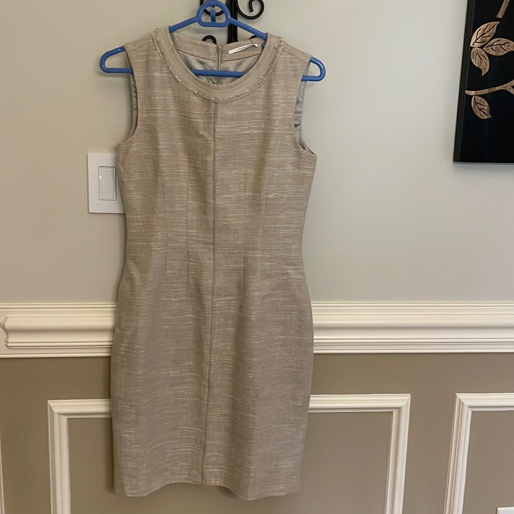 T Tahari Breydan sheath dress size 2, NWT